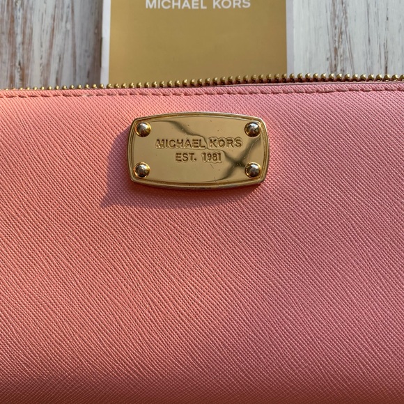 Michael Kors Wallet - Picture 2 of 5